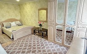 1-комнатные апартаменты на улице Естая, дом 89 напротив ТД Артур